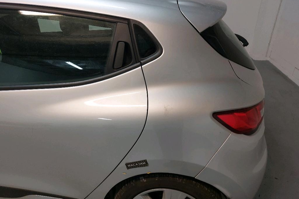 Renault Clio 2015 photo 17
