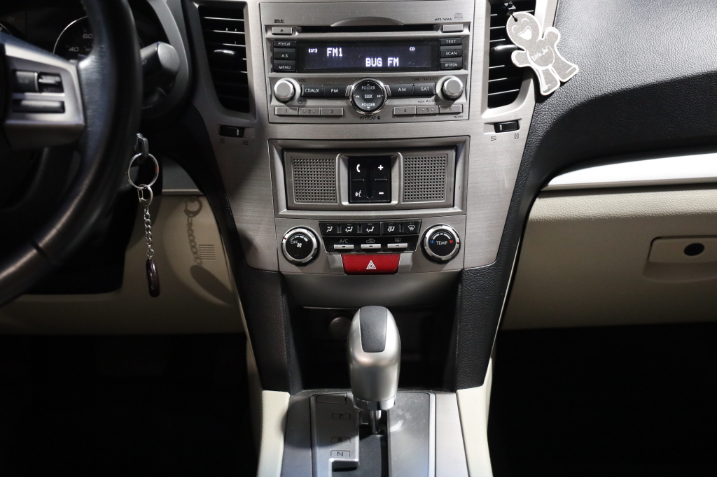 Subaru Outback 2012 photo 24