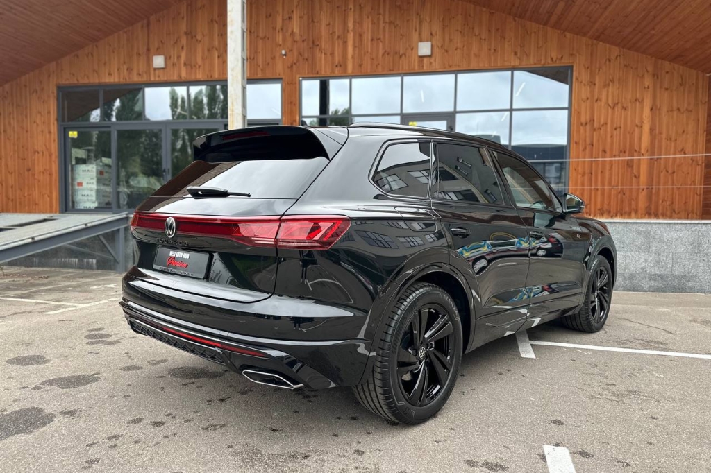 Volkswagen Touareg R-line Platinum 2024 фото 7