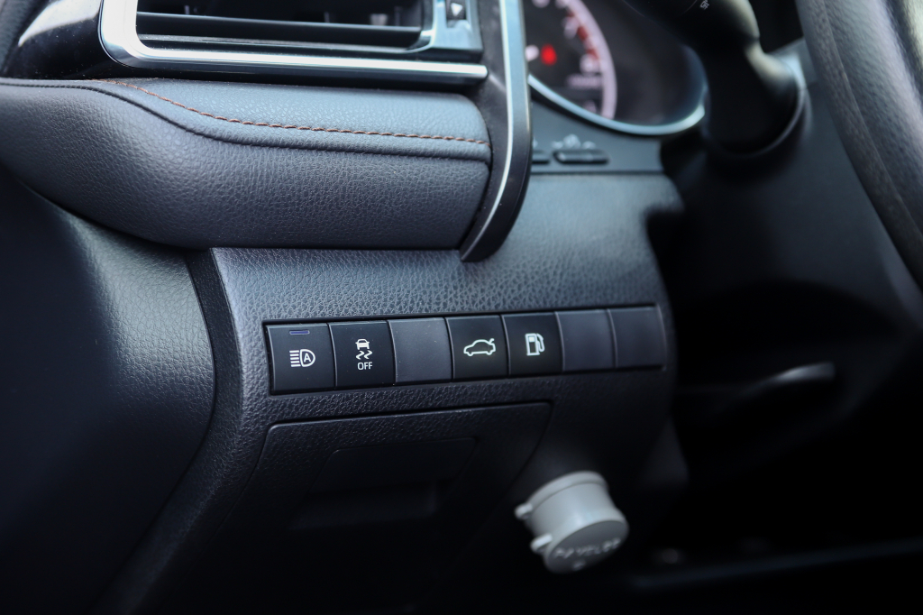 Toyota Camry LE 2017 фото 10