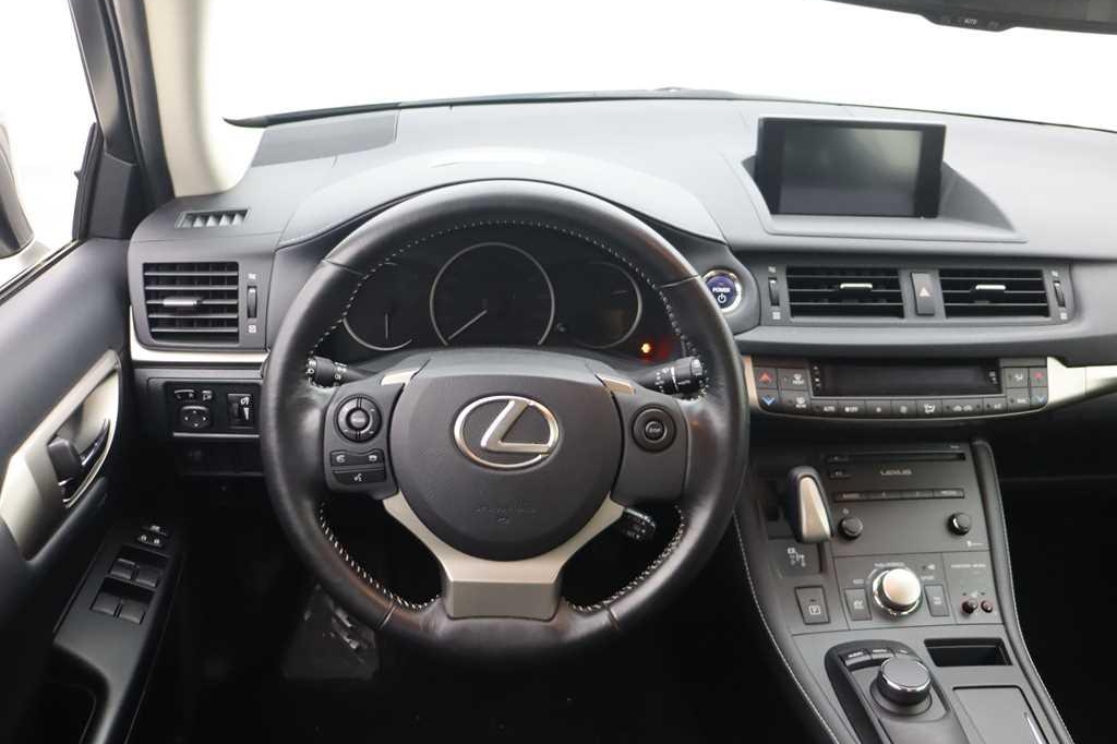 Lexus CT 2017 фото 3