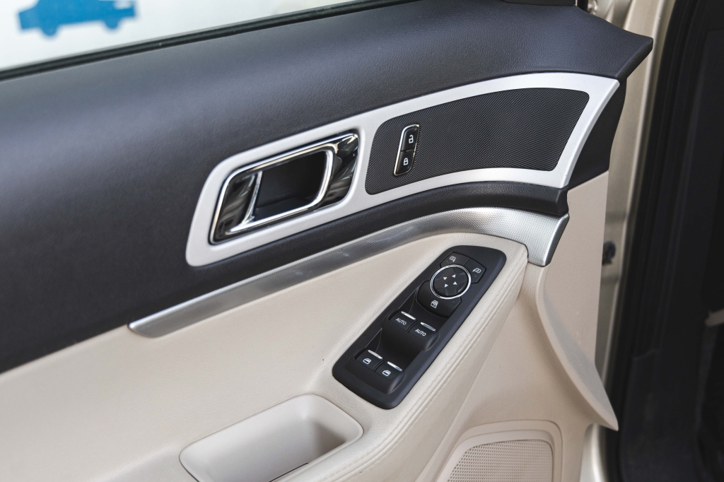 Ford Explorer XLT 2011 фото 25