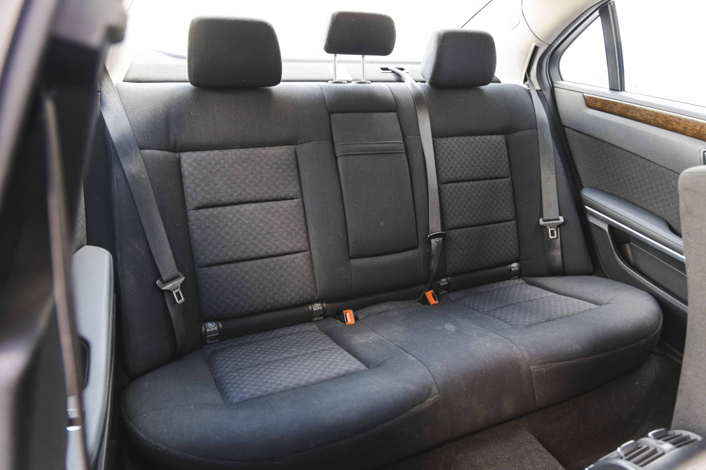 Mercedes-Benz E-Class 2010 фото 36