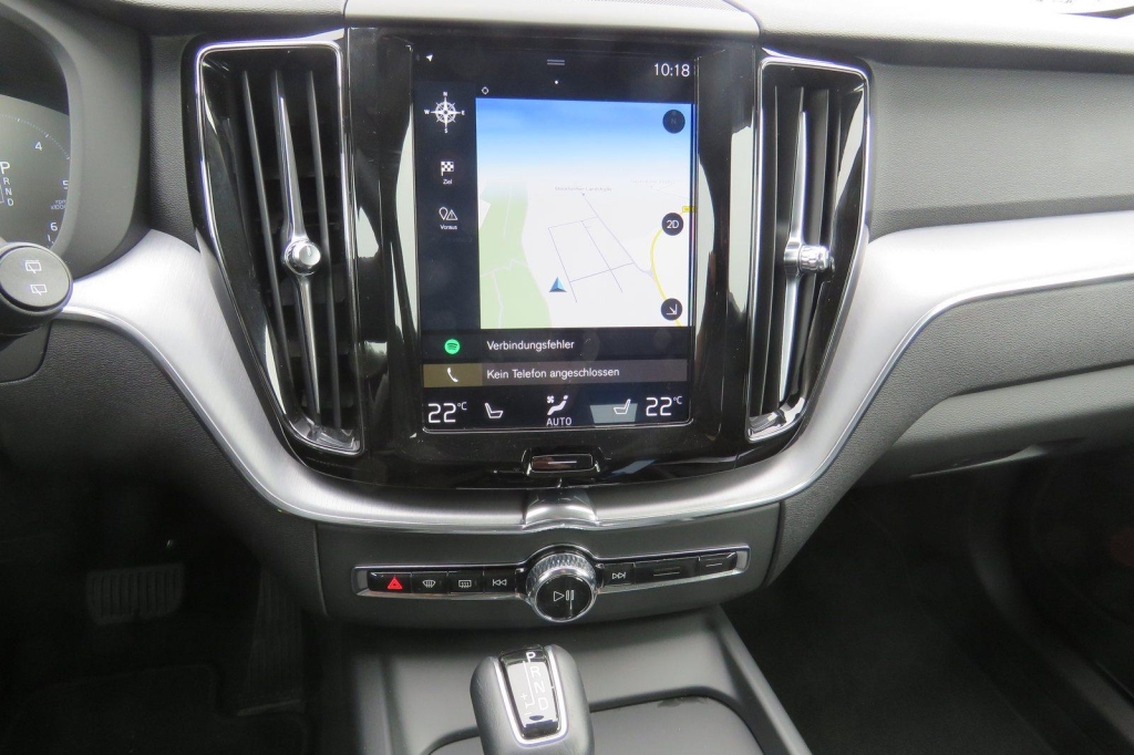 Volvo XC60 2020 фото 8