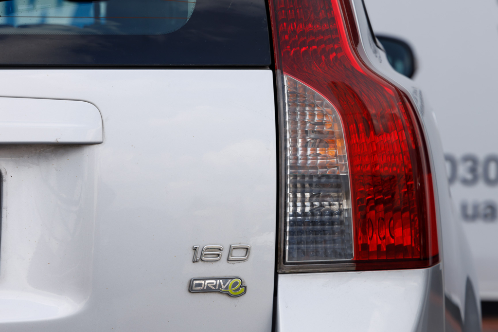 Volvo V50 2009 фото 27