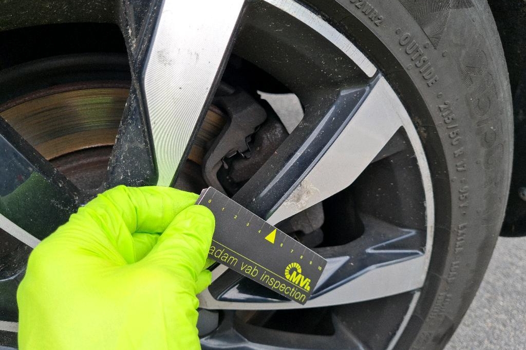 Volvo V60 2017 фото 15