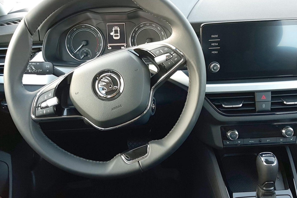 Skoda Scala 2020 фото 3