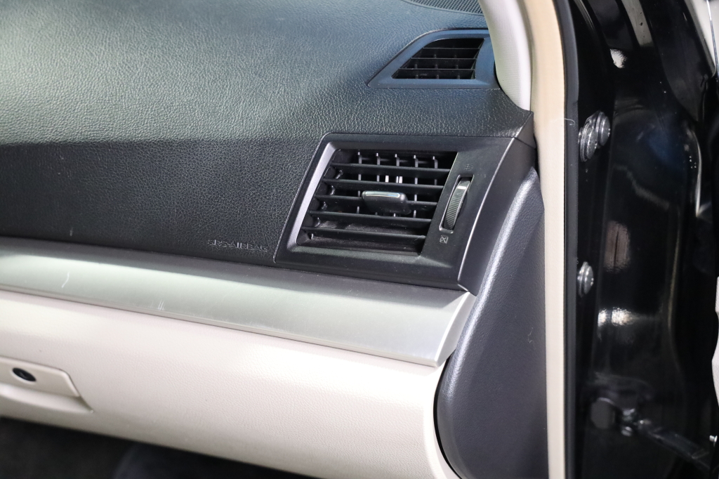 Subaru Outback 2012 photo 14