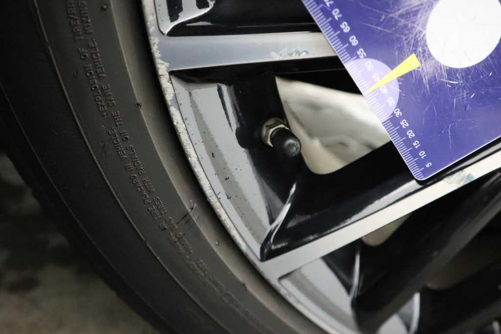 Toyota C-HR 2017 фото 14