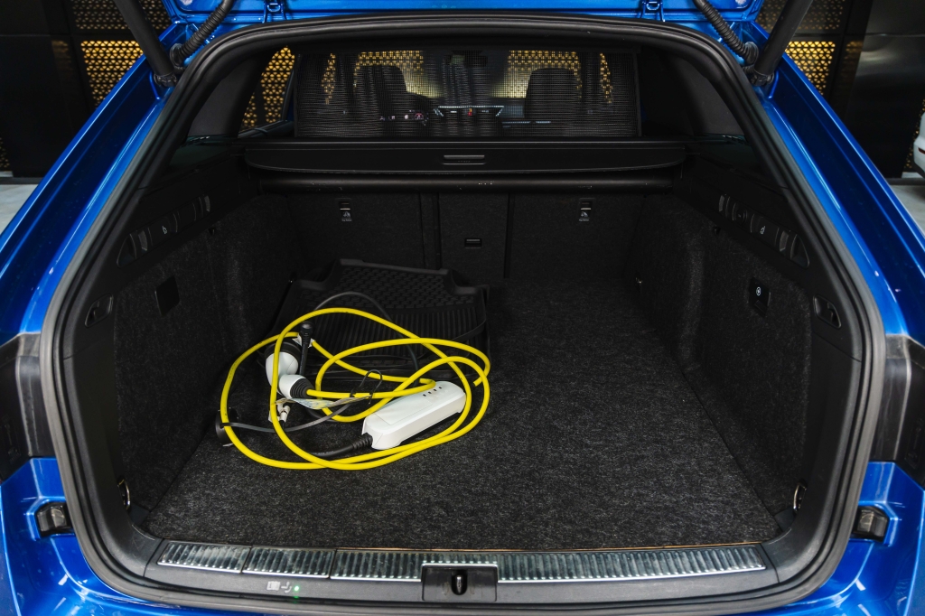 Skoda Superb Plug In Hybrid 2020 фото 44