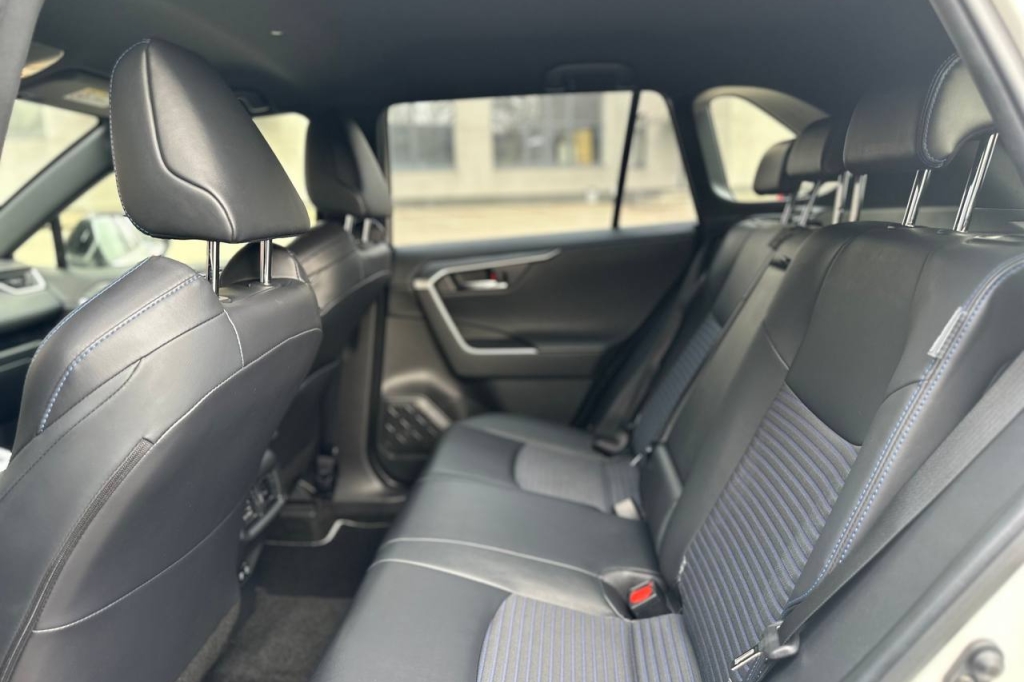 Toyota RAV4 EV Hybrid 2020 photo 15