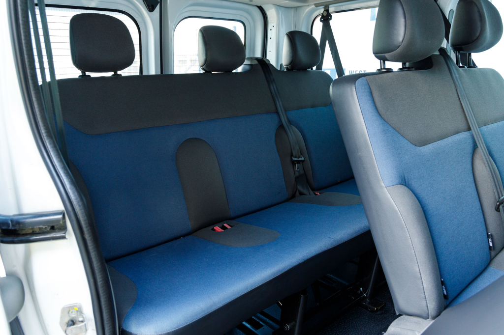 Renault Trafic пасс. 2012 фото 15