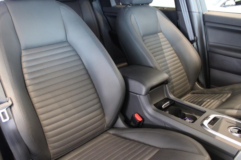 Land Rover Discovery 2017 photo 1