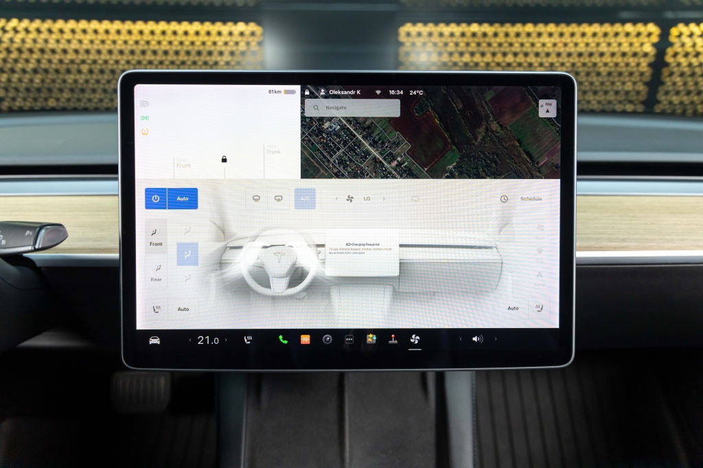 Tesla Model 3 Standard Range Plus 2021 фото 29