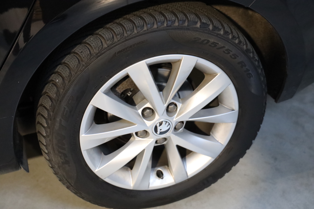 Skoda Octavia 2019 фото 32