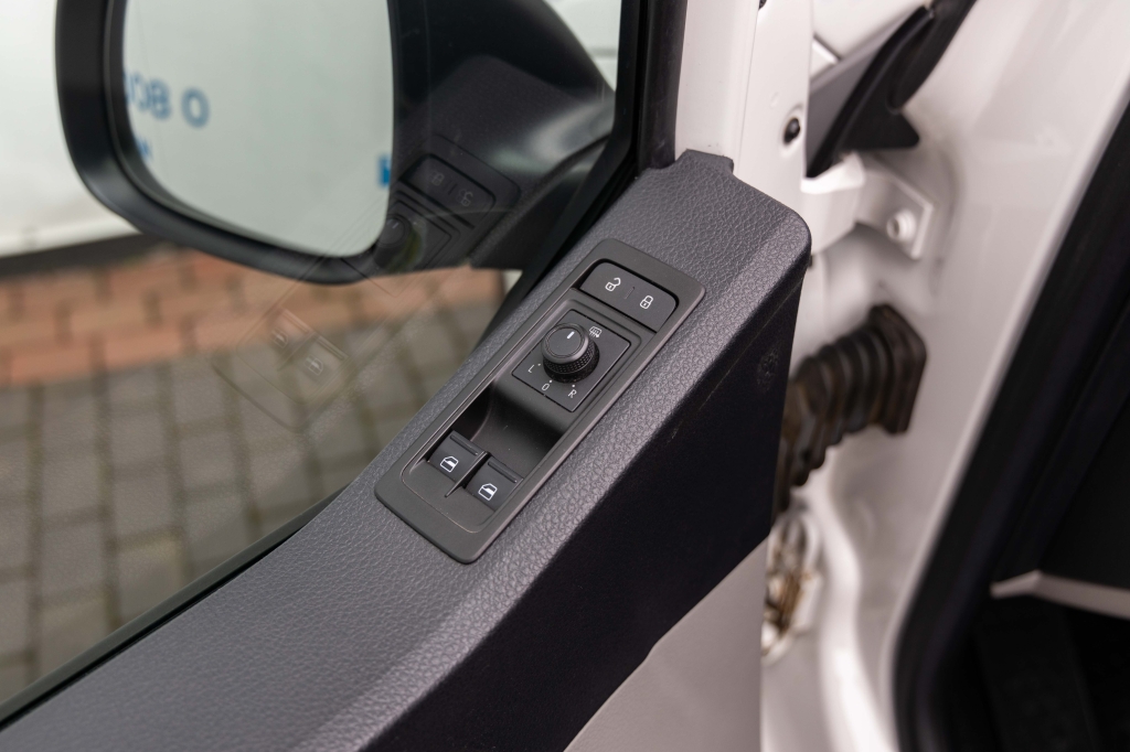 Volkswagen Transporter 2017 фото 12