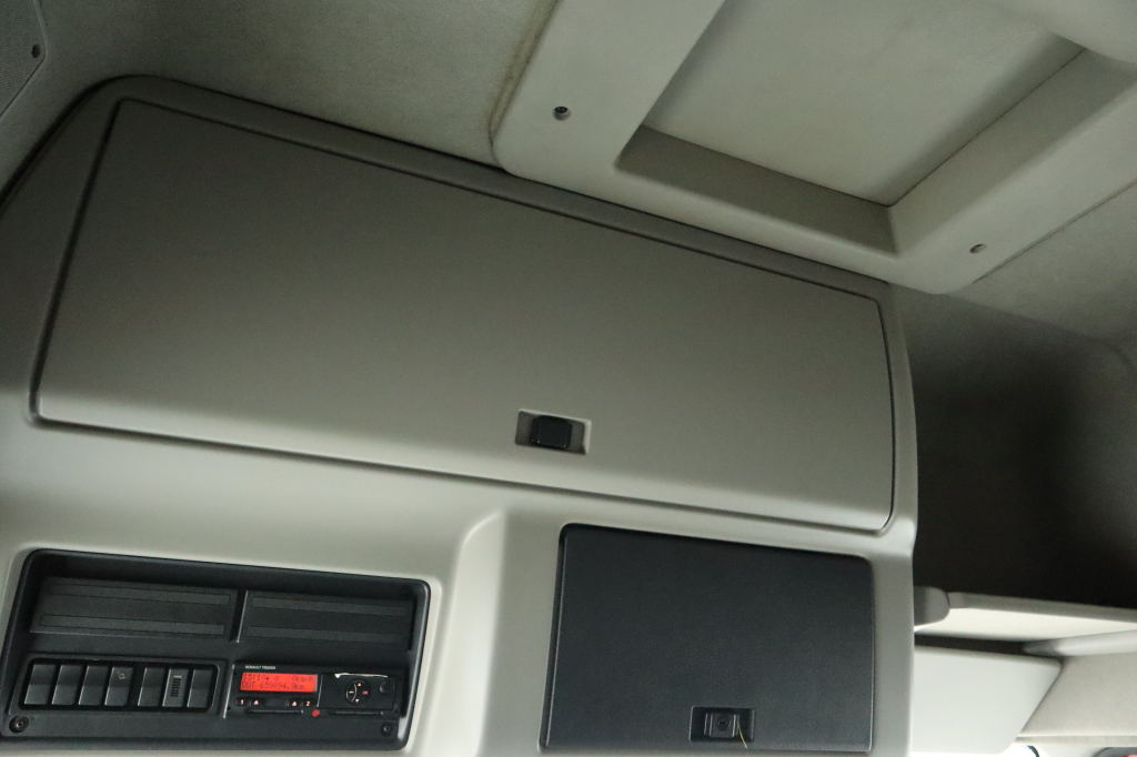 Renault Premium 460Dxi 2012 photo 10