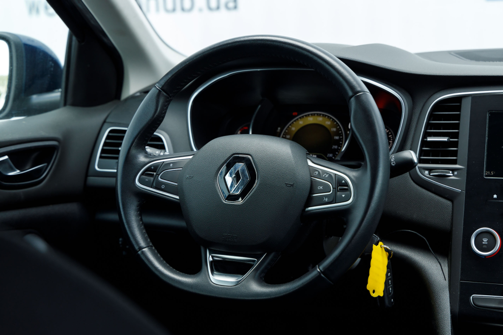 Renault Megane 2016 фото 23