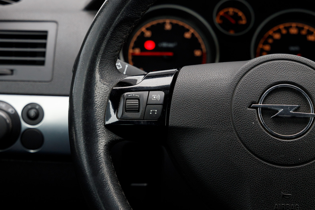 Opel Astra H фото 7