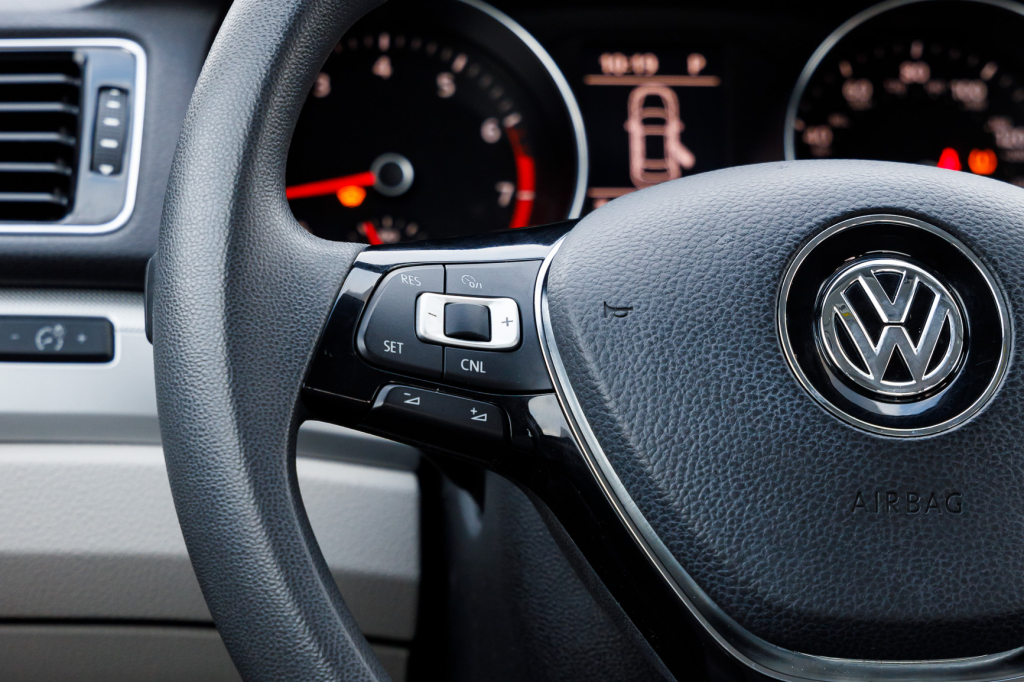 Volkswagen Passat S LED 2016 фото 17