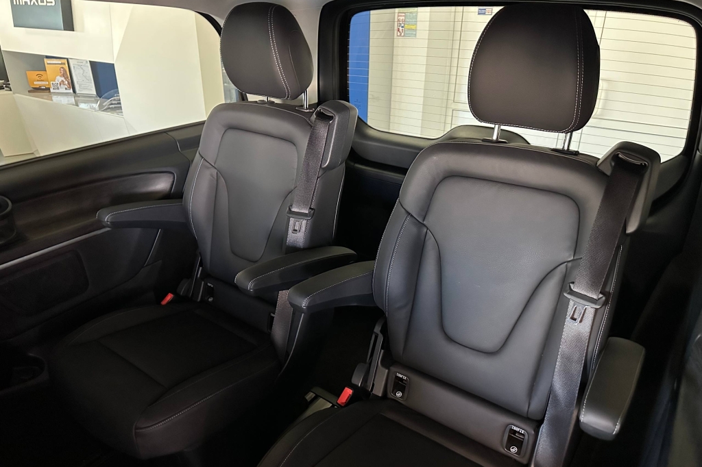 Mercedes-Benz EQV Long 2025 фото 14