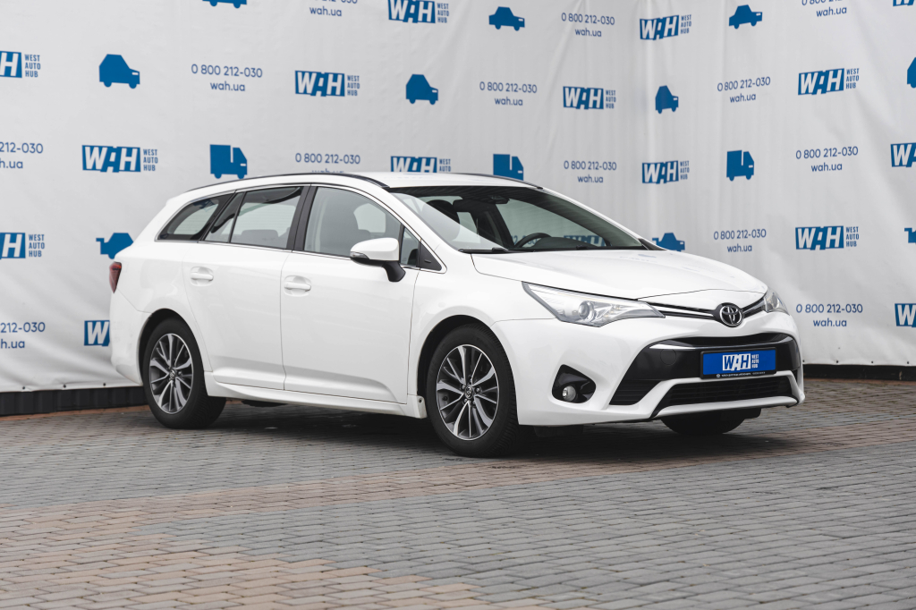 Toyota Avensis 2016 фото 3