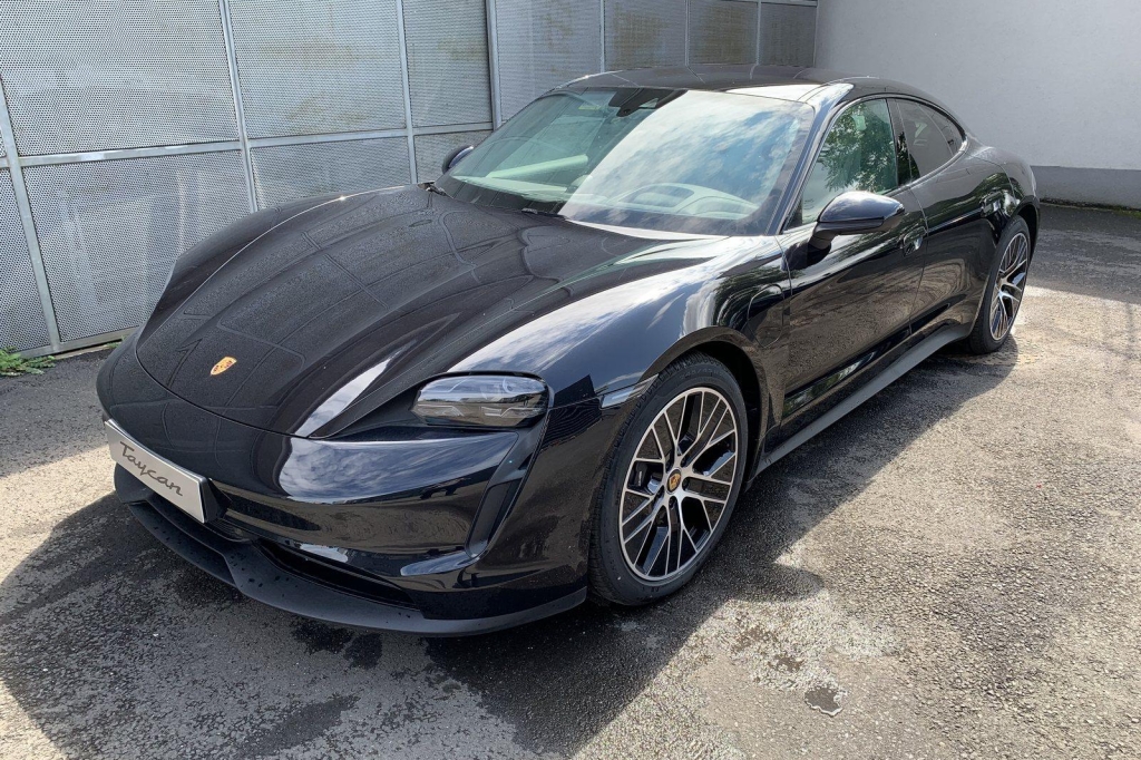 Porsche Taycan 2021 фото 6