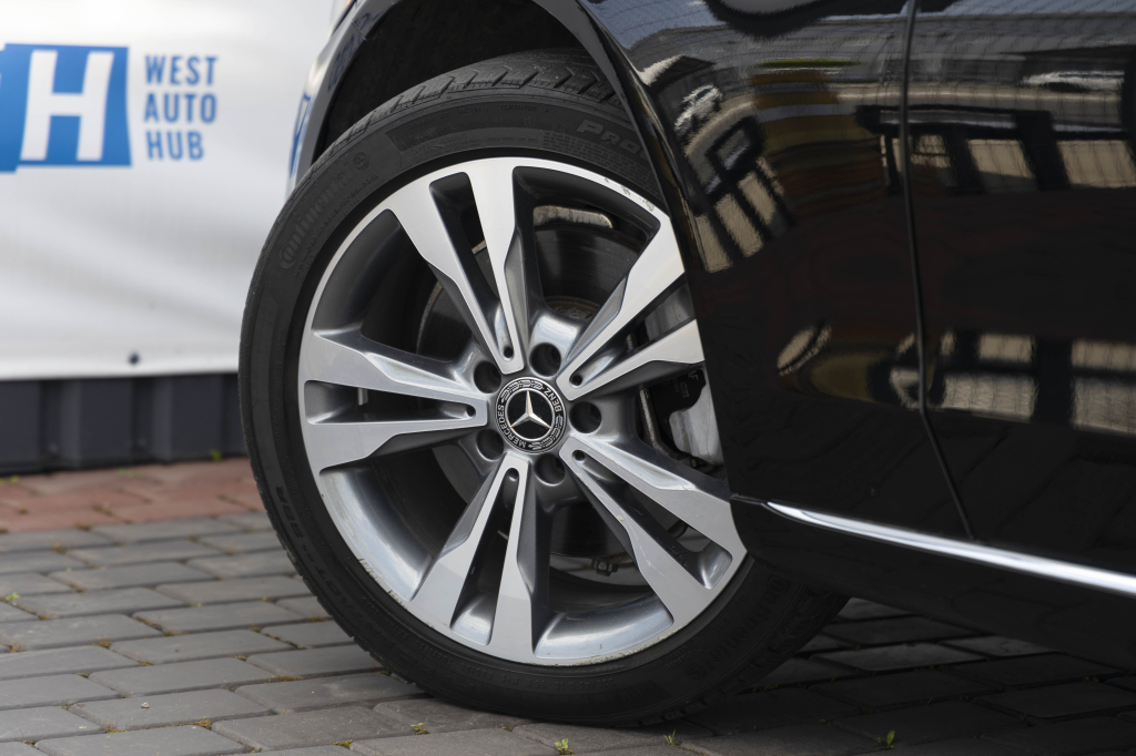 Mercedes-Benz C-Class C300 4Matic 2019 фото 11