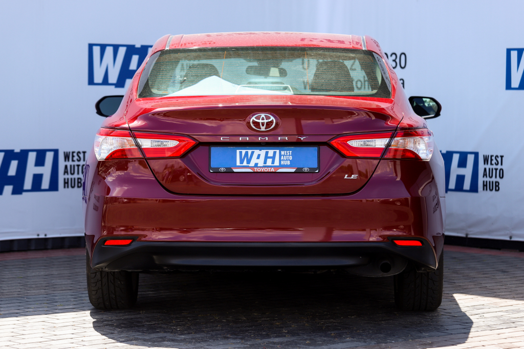 Toyota Camry LE 2017 фото 7