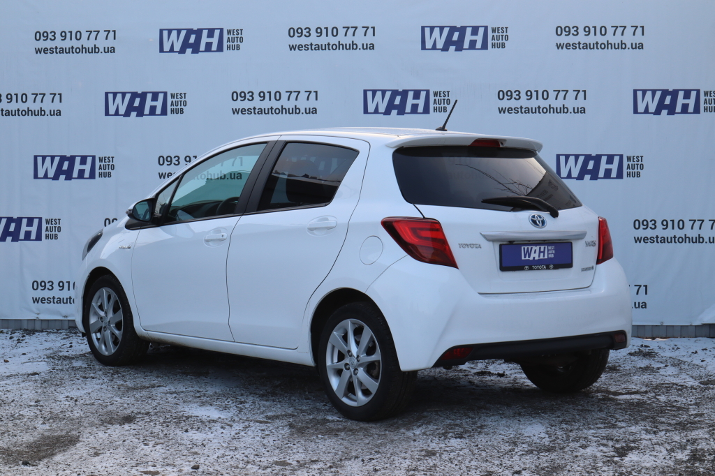 Toyota Yaris photo 4