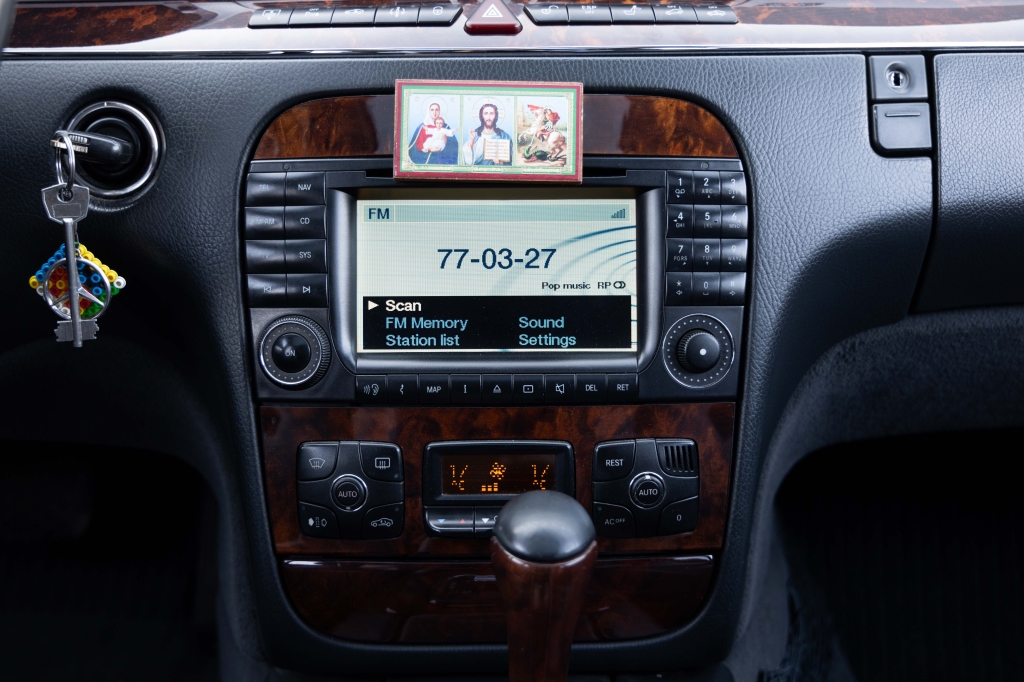 Mercedes-Benz S-Class S500L 2003 photo 18