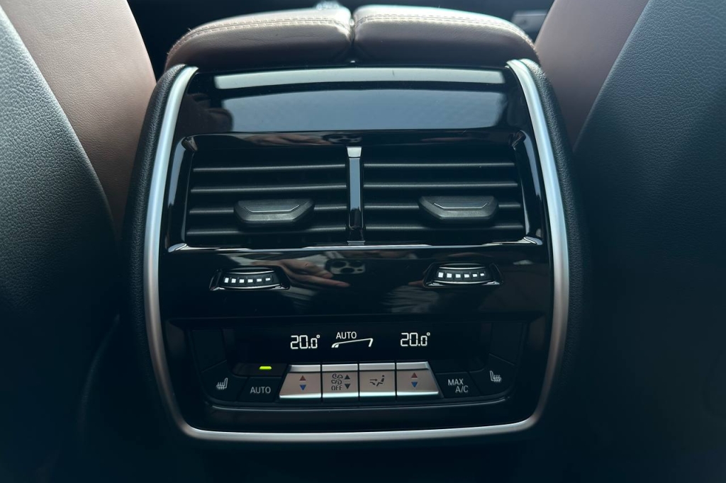 BMW X7 M50d 2020 фото 24