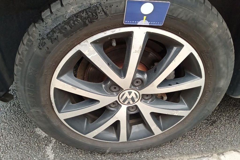 Volkswagen Touran 2015 photo 21