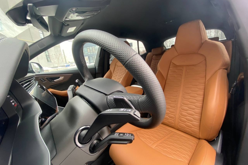 Audi RS Q8 2022 фото 8