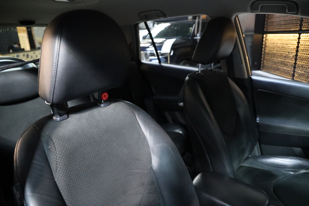 Toyota RAV4 2011 photo 32