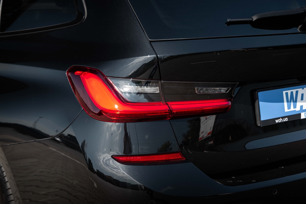 BMW 3 Series 320d 2019 фото 11