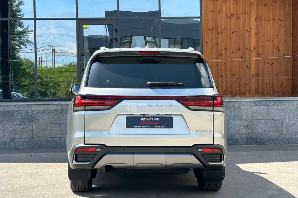 Lexus LX 500d 2022 photo 4