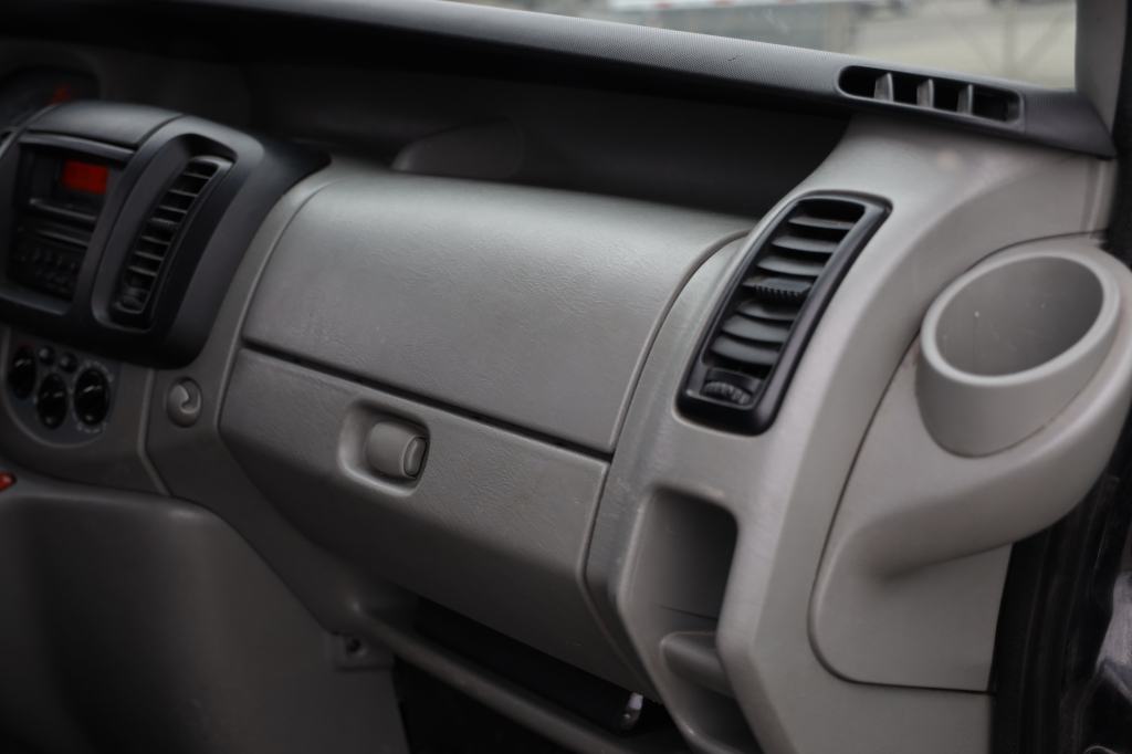 Renault Trafic 2009 photo 33