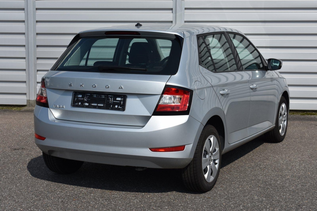 Skoda Fabia 2020 фото 2