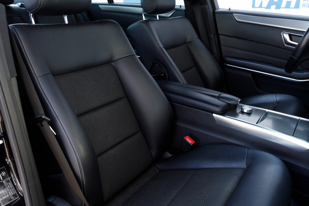 Mercedes-Benz  E220 2013 photo 20