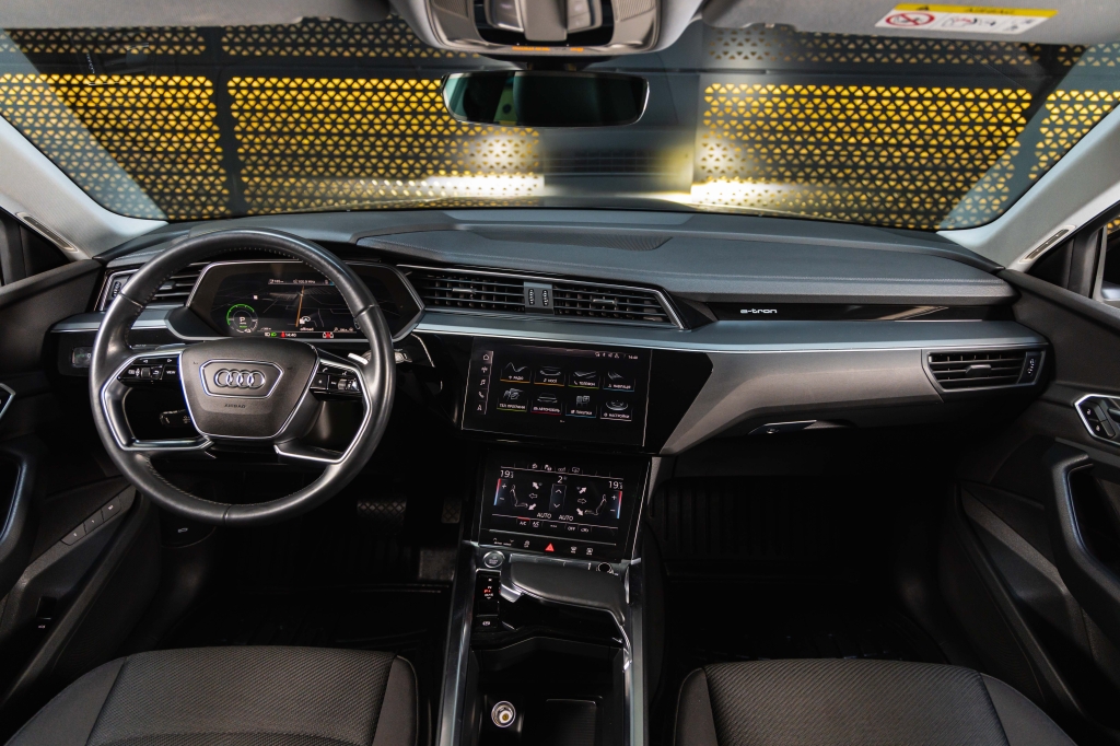 Audi e-tron 2019 photo 17