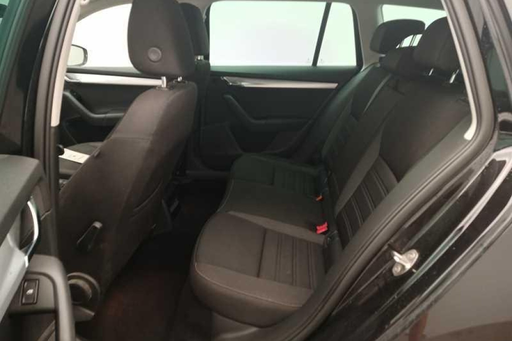 Skoda Octavia Combi 2017 photo 5