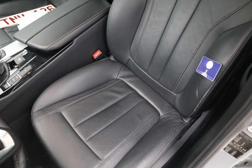 BMW 5 Series 2018 фото 13