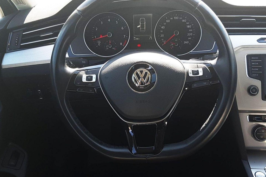 Volkswagen Passat 2016 photo 1