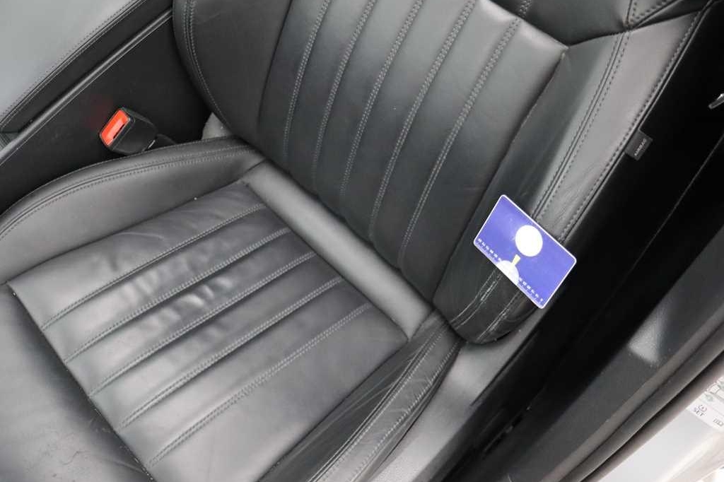 Skoda Superb Combi 2017 фото 11