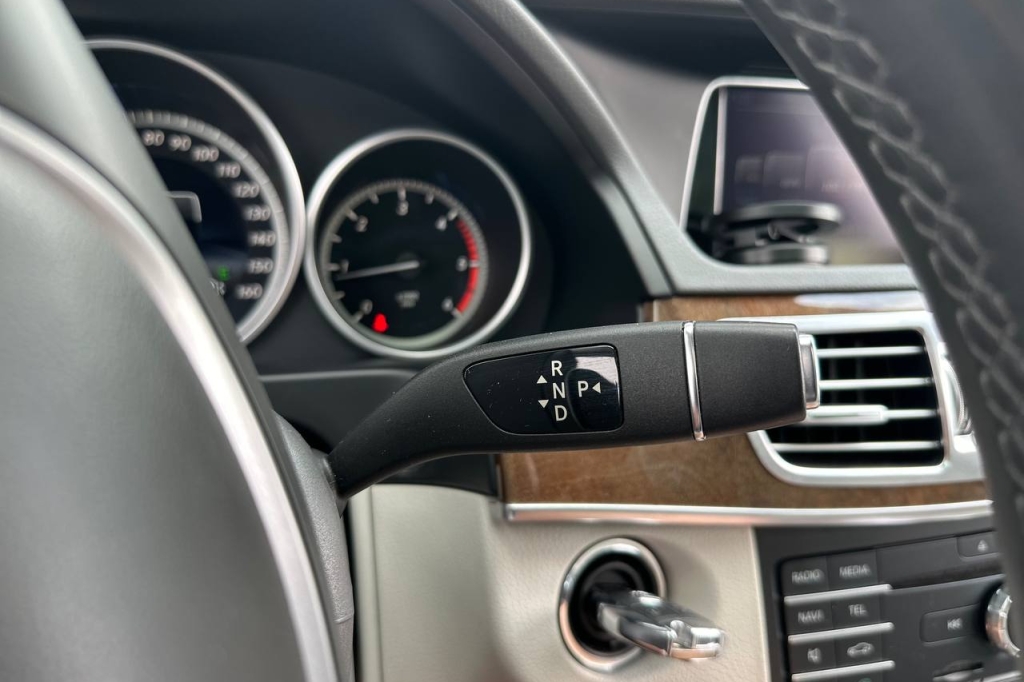 Mercedes-Benz E-Class 2015 4Matic фото 16