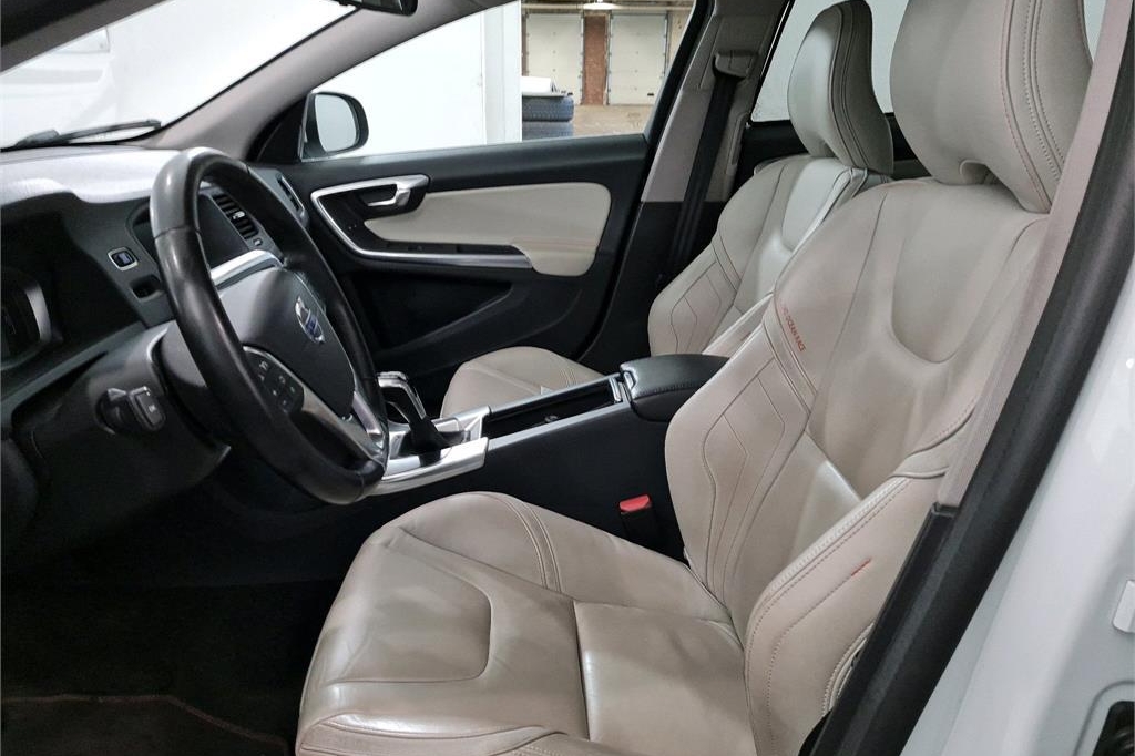 Volvo V60 2016 фото 5