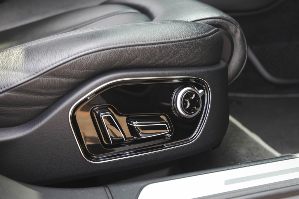 Audi A8 2015 фото 33