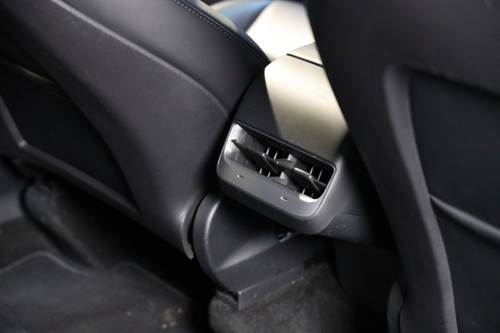 Tesla Model Y 2022 photo 23