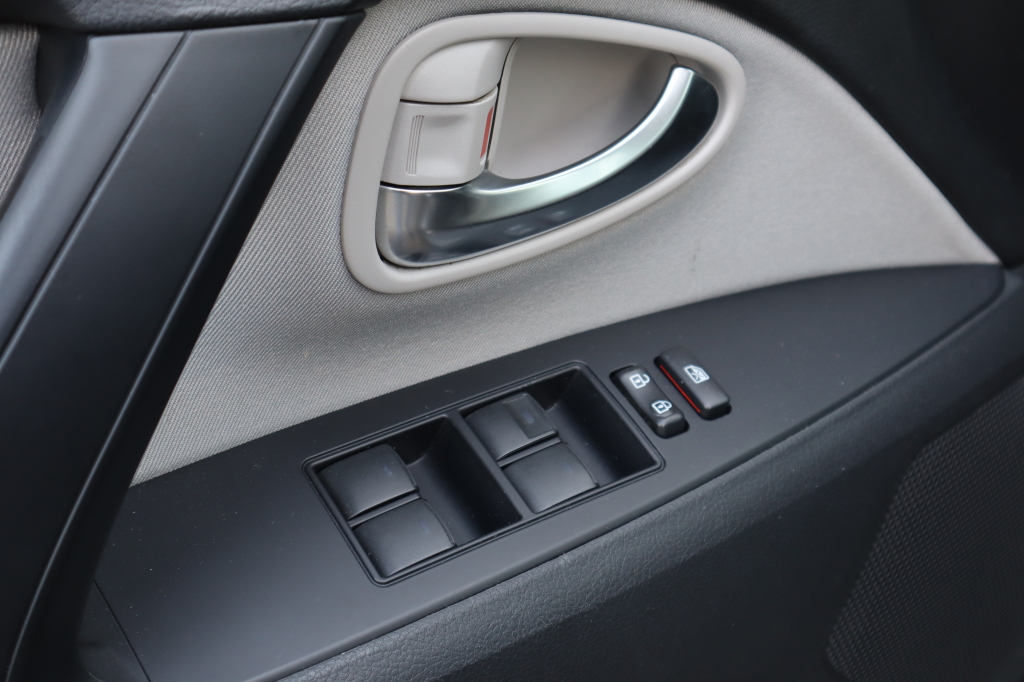 Toyota Avensis photo 16